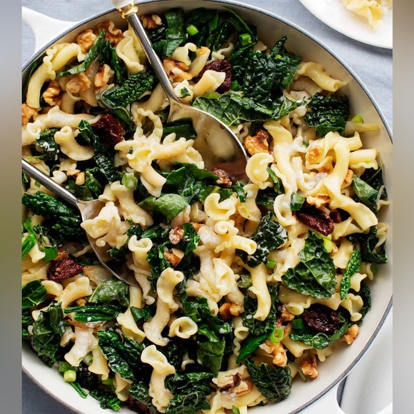 🌸3/$25 Kale: Everyday Superfood: 150 Nutritious Recipes to Delight Every Eater - Picture 11 of 16
